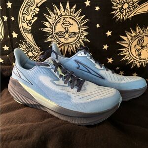 Altra Experience Flow size 9